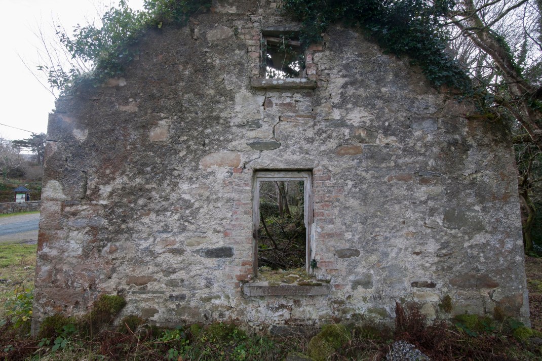 Old building in Gleniff, County Sligo, Ireland | Crank and Cog one day cycle loops in Ireland. Local Loops.