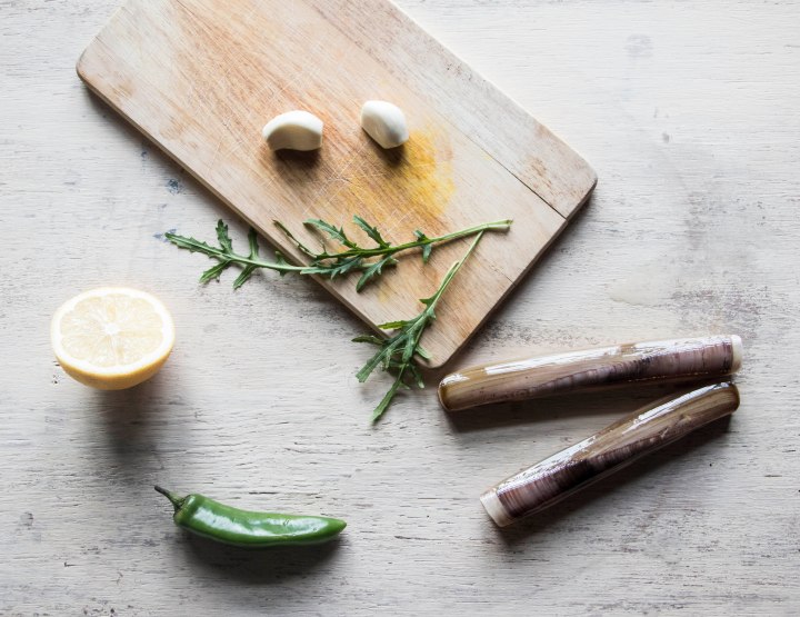 Sea Shore Foraging for Razor Clams. – Crank and Cog