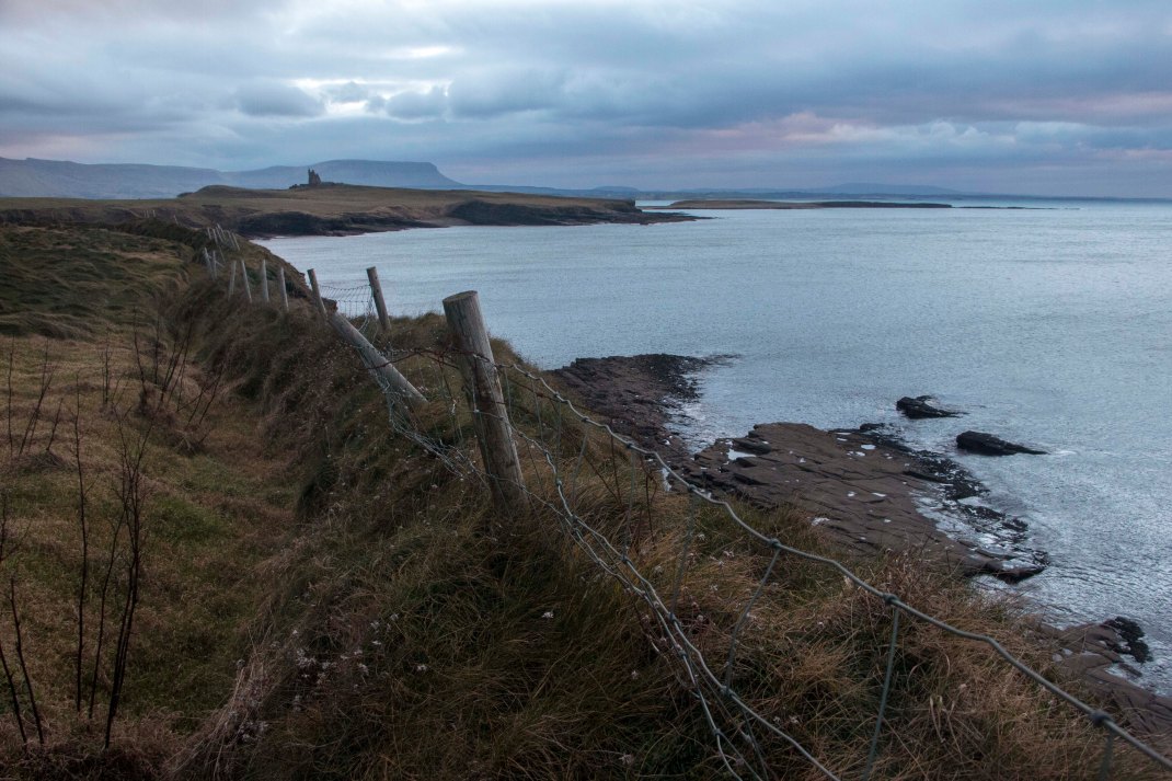 mullaghmore-castle-wire-fence