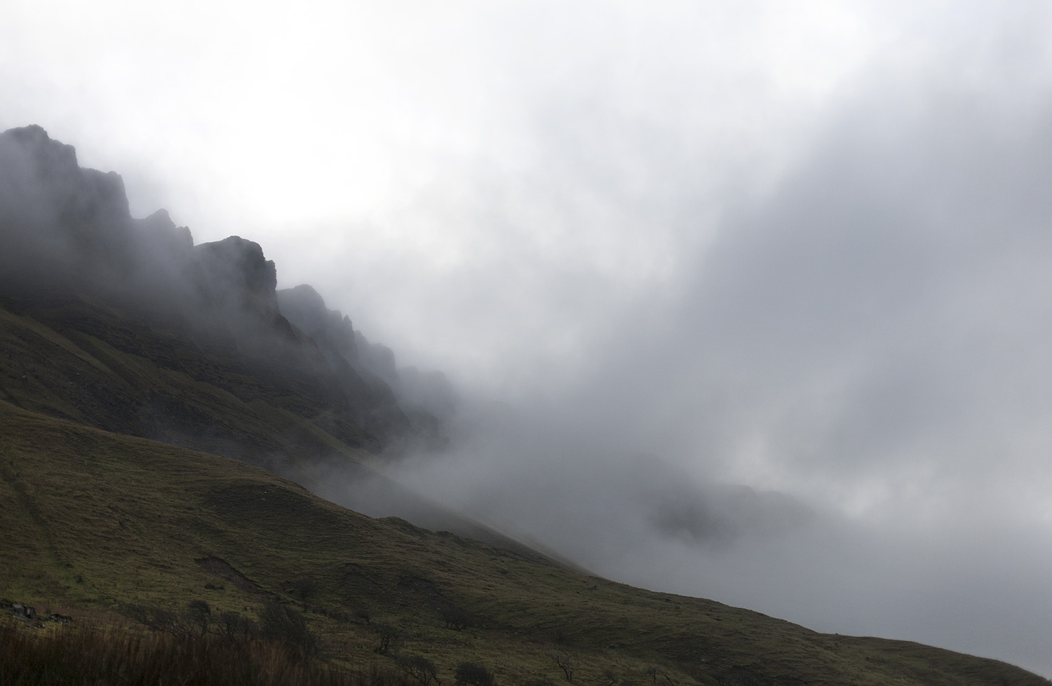 benbulben cliff misty